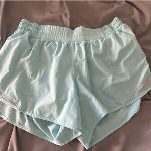 Lululemon size 8 hotty hot shorts 4 inch